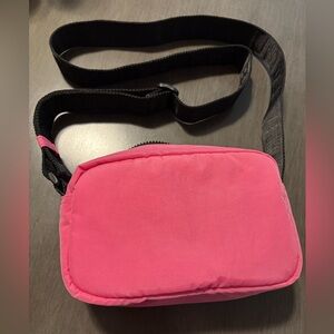 BAGGU camera crossbody bag in azalea pink NWOT